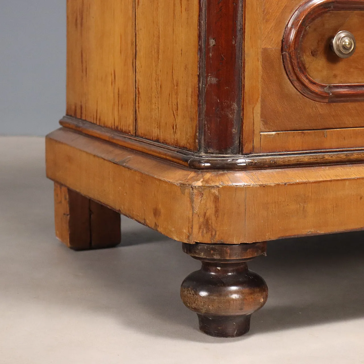 Mahogany chest of drawers, 19th century 7