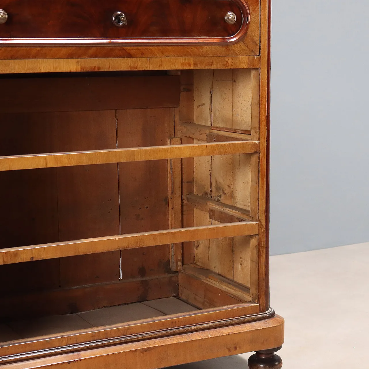 Mahogany chest of drawers, 19th century 9