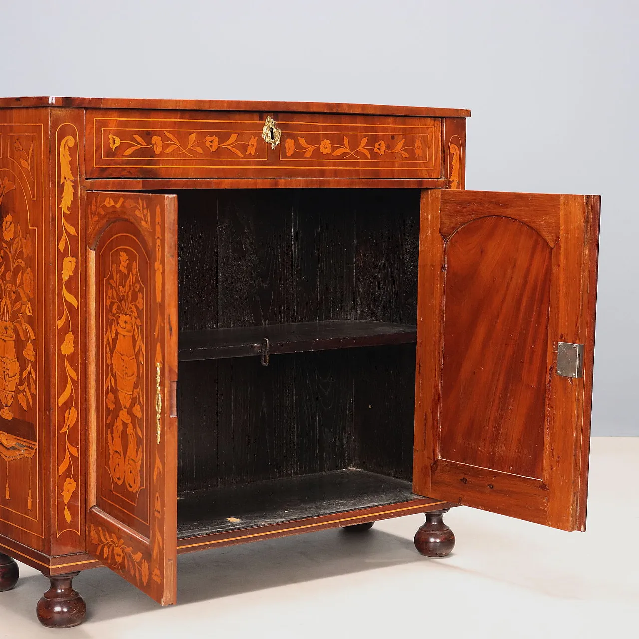 Credenzino Olandese in mogano con filettature e intarsi, 19th century 3