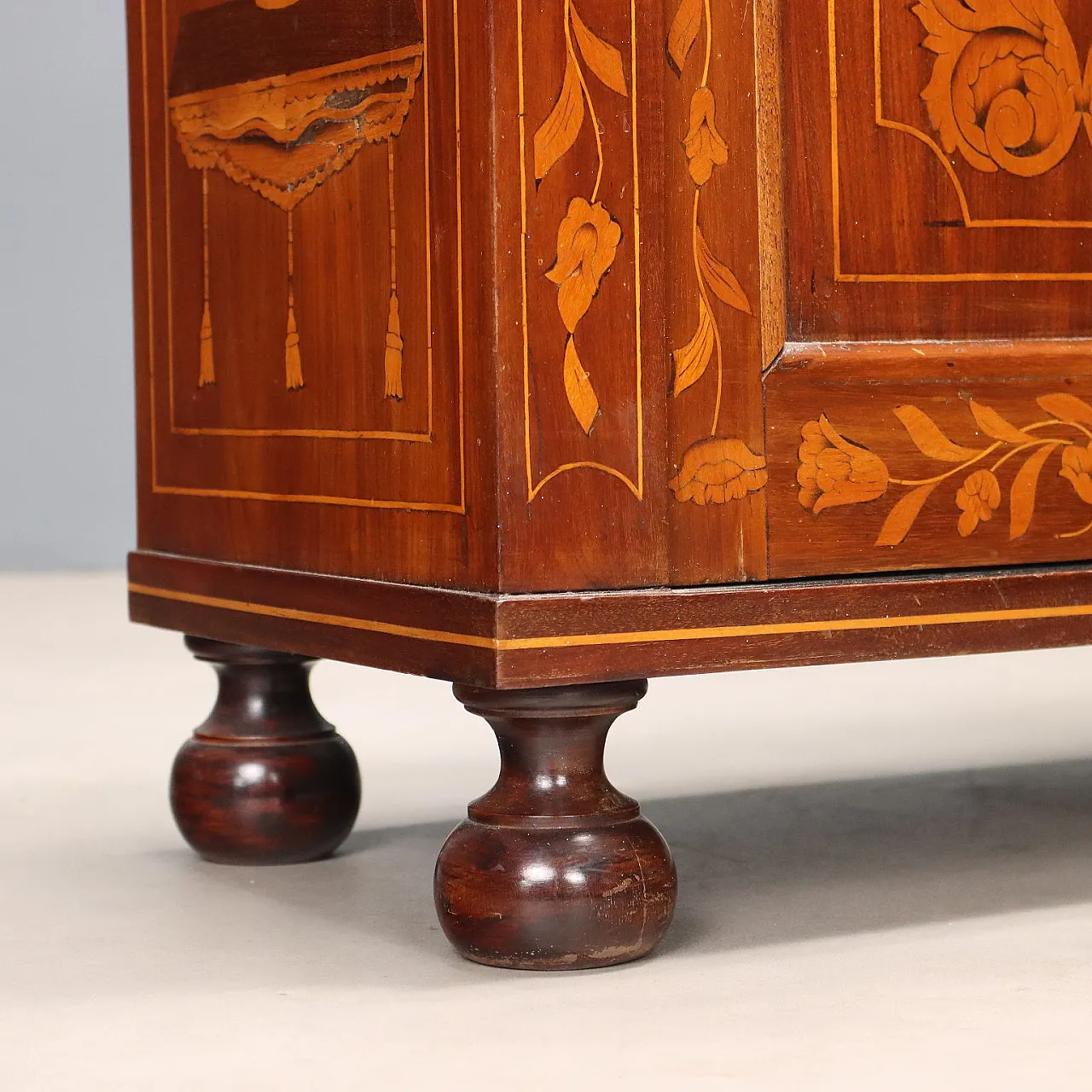 Credenzino Olandese in mogano con filettature e intarsi, 19th century 6