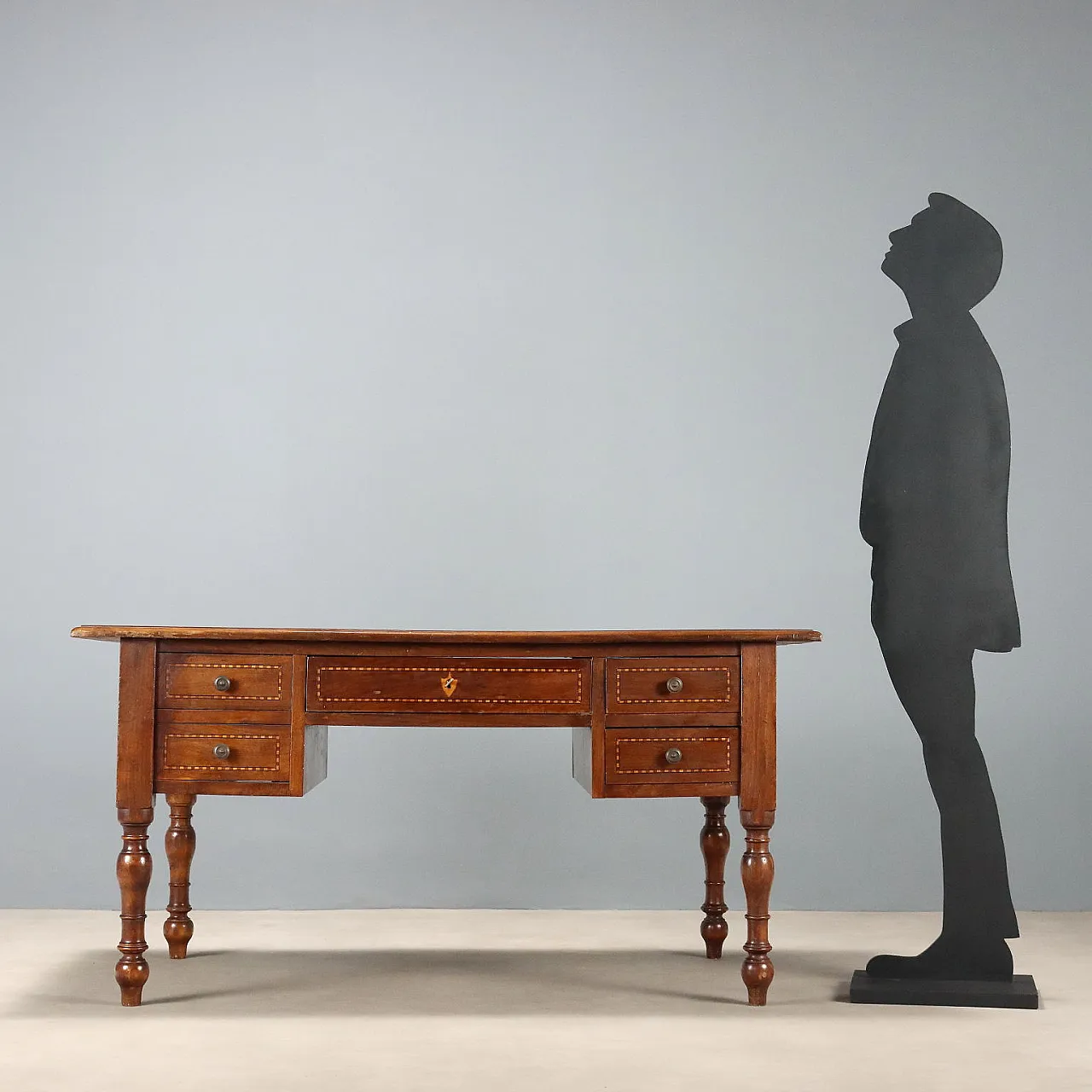Open walnut desk, 20th century 2