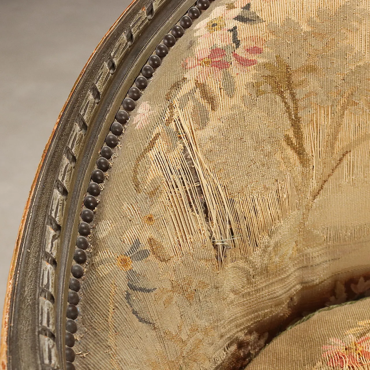 Neoclassical style sofa, 19th century 7
