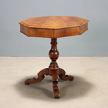 Walnut center table, 19th century