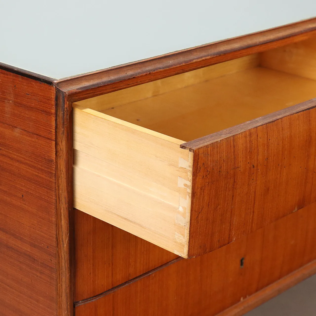 Dresser in teak and glass, mid-20th century 4
