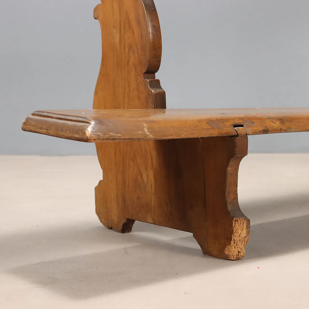 Walnut kneeler, 19th century 9