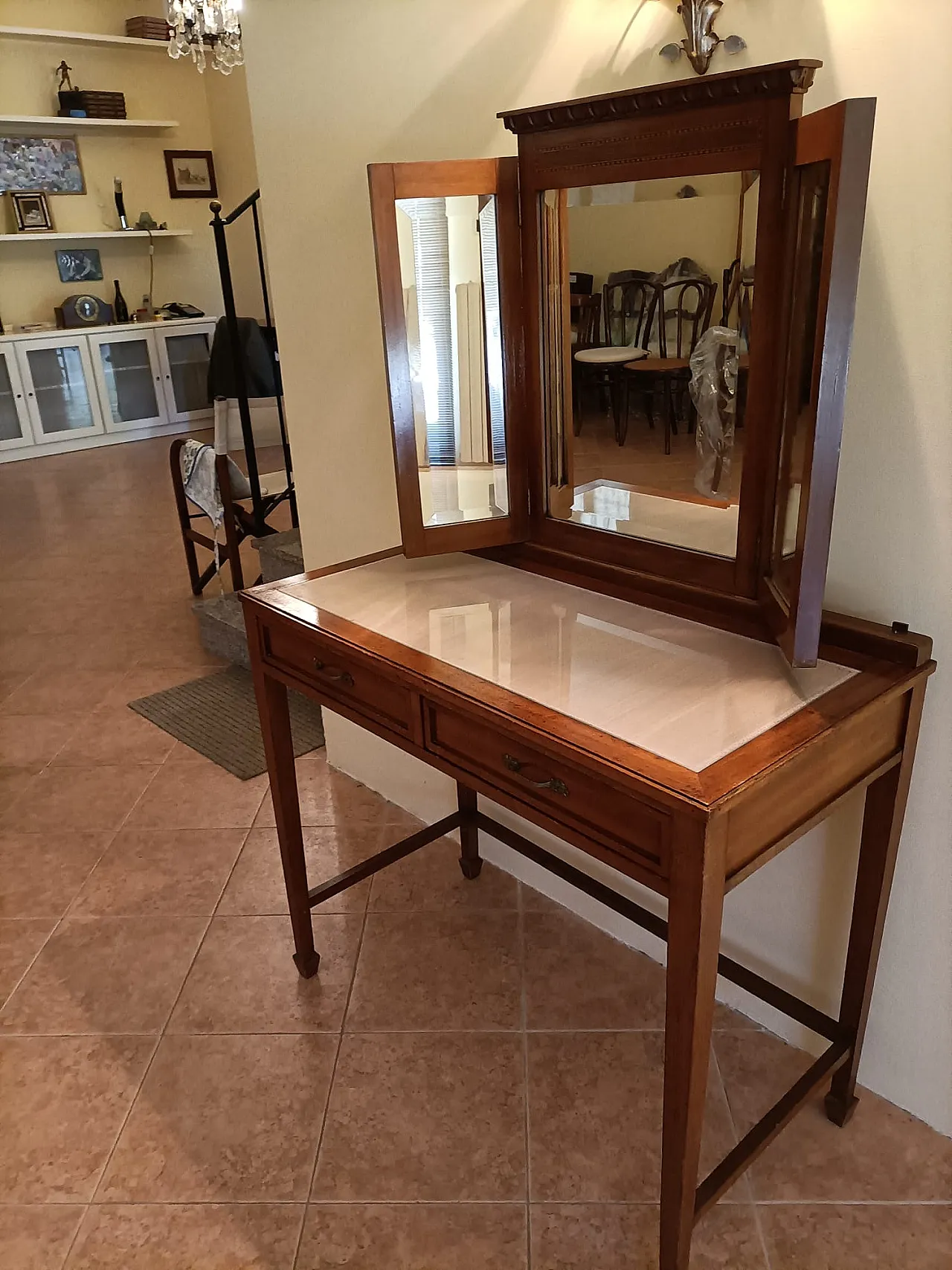 Wooden Vanity Table with Triple Mirror 1