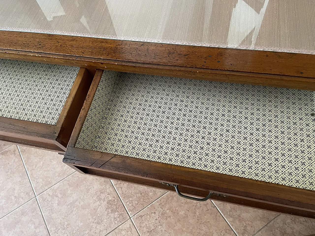 Wooden Vanity Table with Triple Mirror 7
