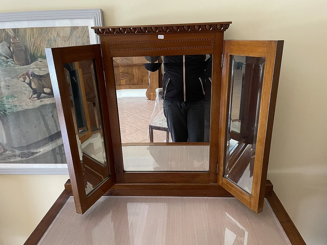 Wooden Vanity Table with Triple Mirror 10