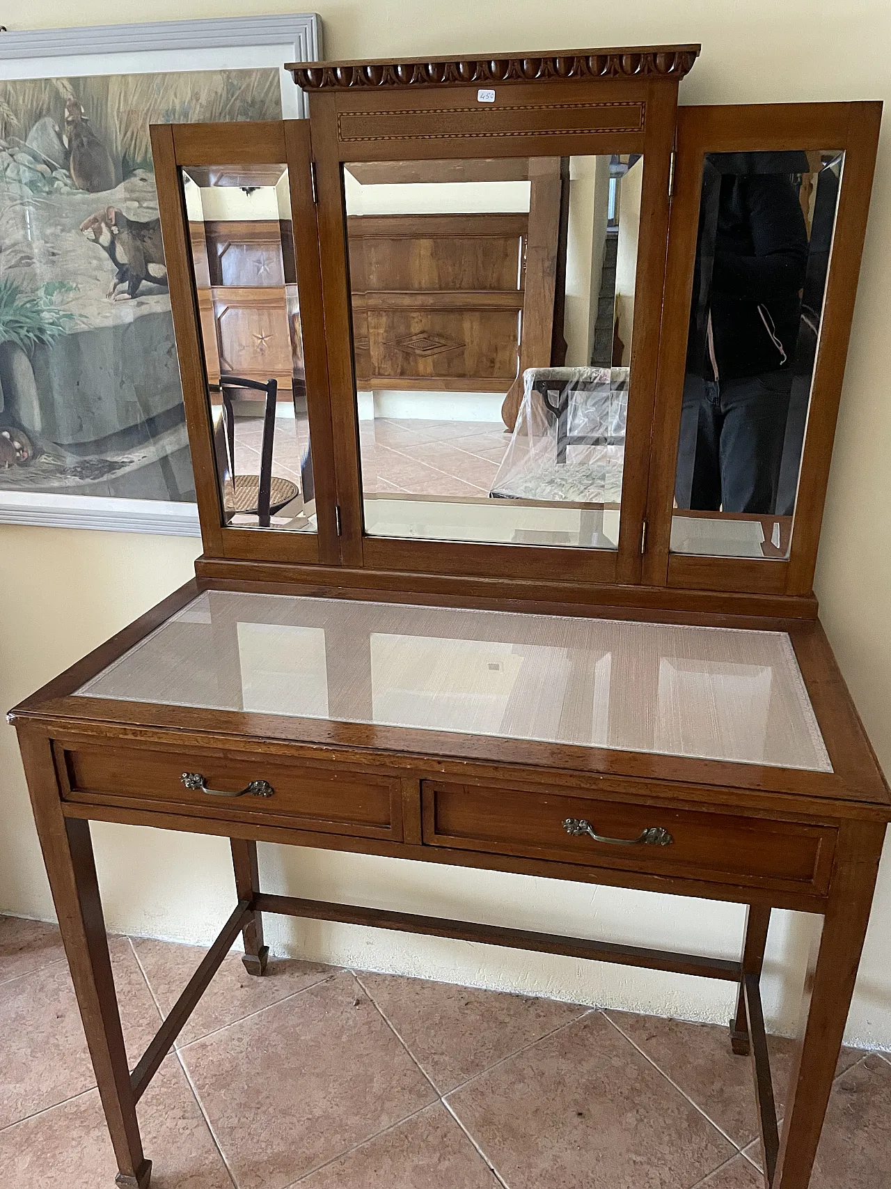Wooden Vanity Table with Triple Mirror 11