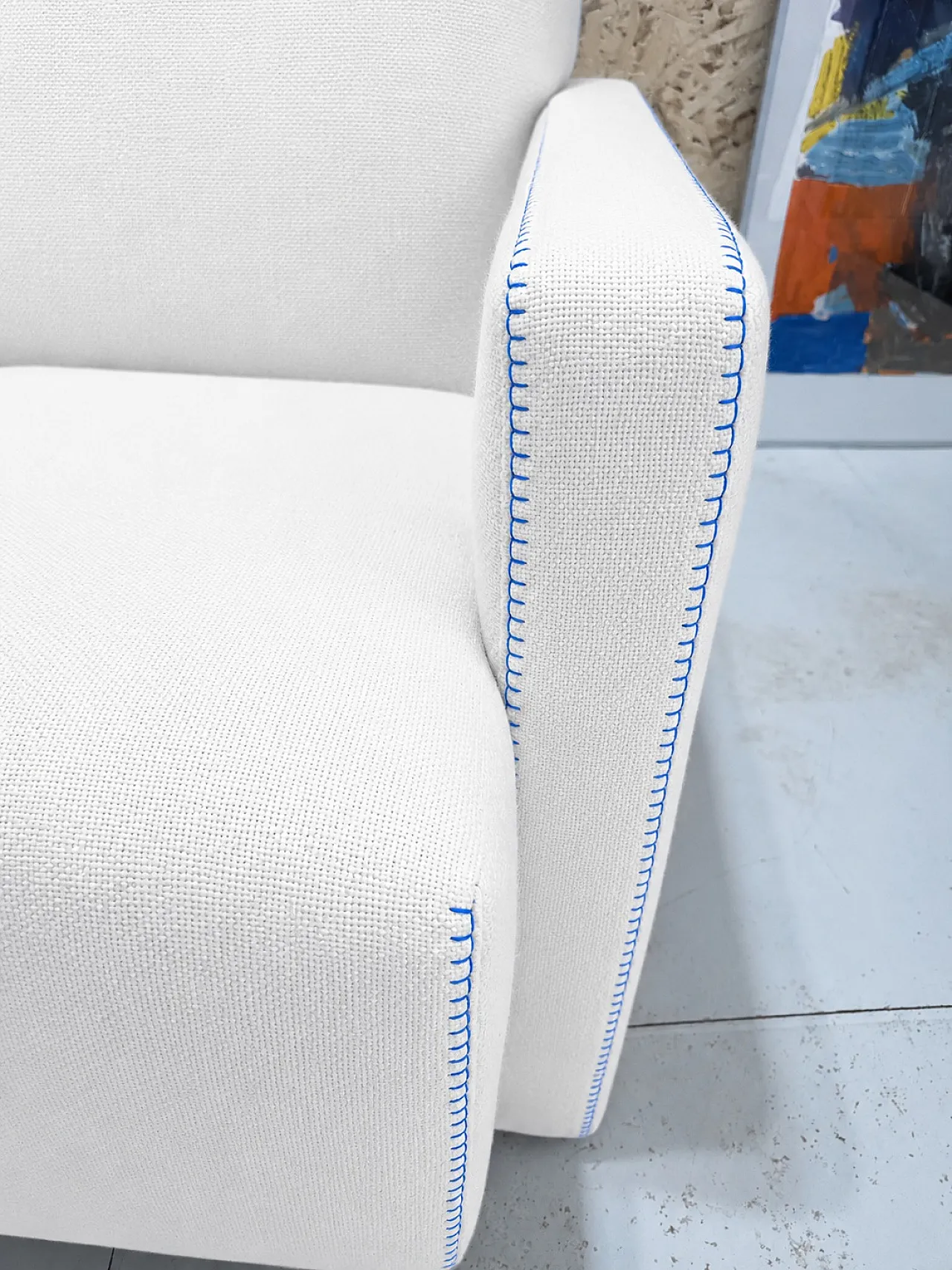 Poltrona Utrecht di Cassina in Lana Kvdrat bianca & cuciture blu, 2000 11