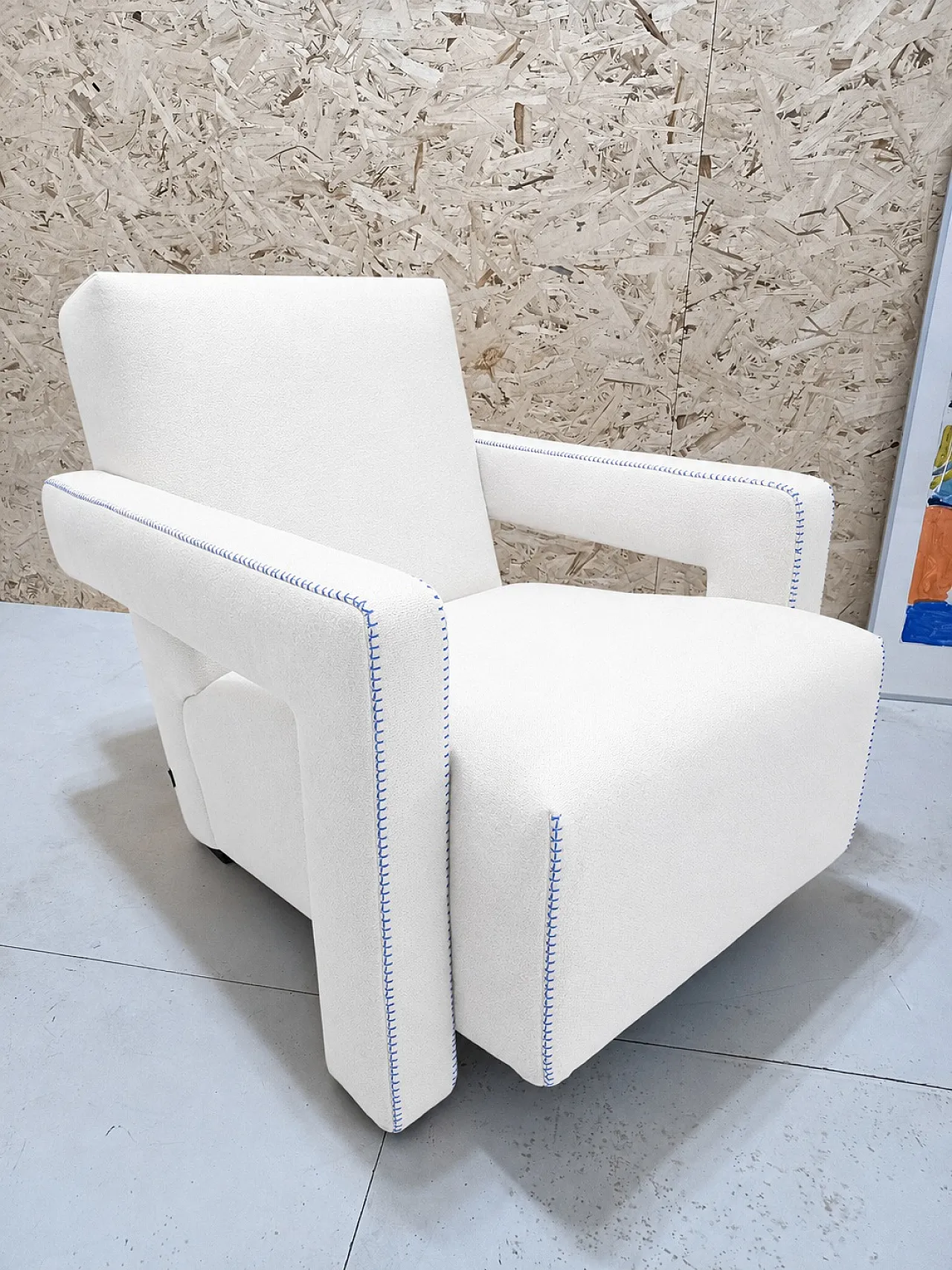 Poltrona Utrecht di Cassina in Lana Kvdrat bianca & cuciture blu, 2000 14