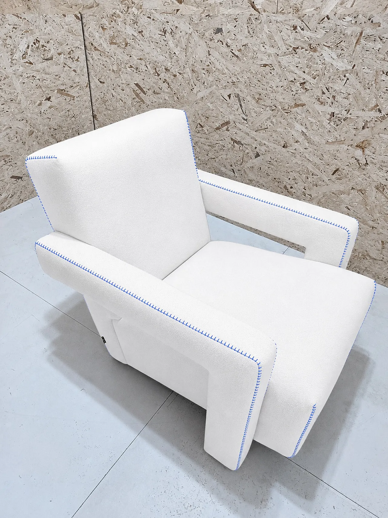 Poltrona Utrecht di Cassina in Lana Kvdrat bianca & cuciture blu, 2000 22
