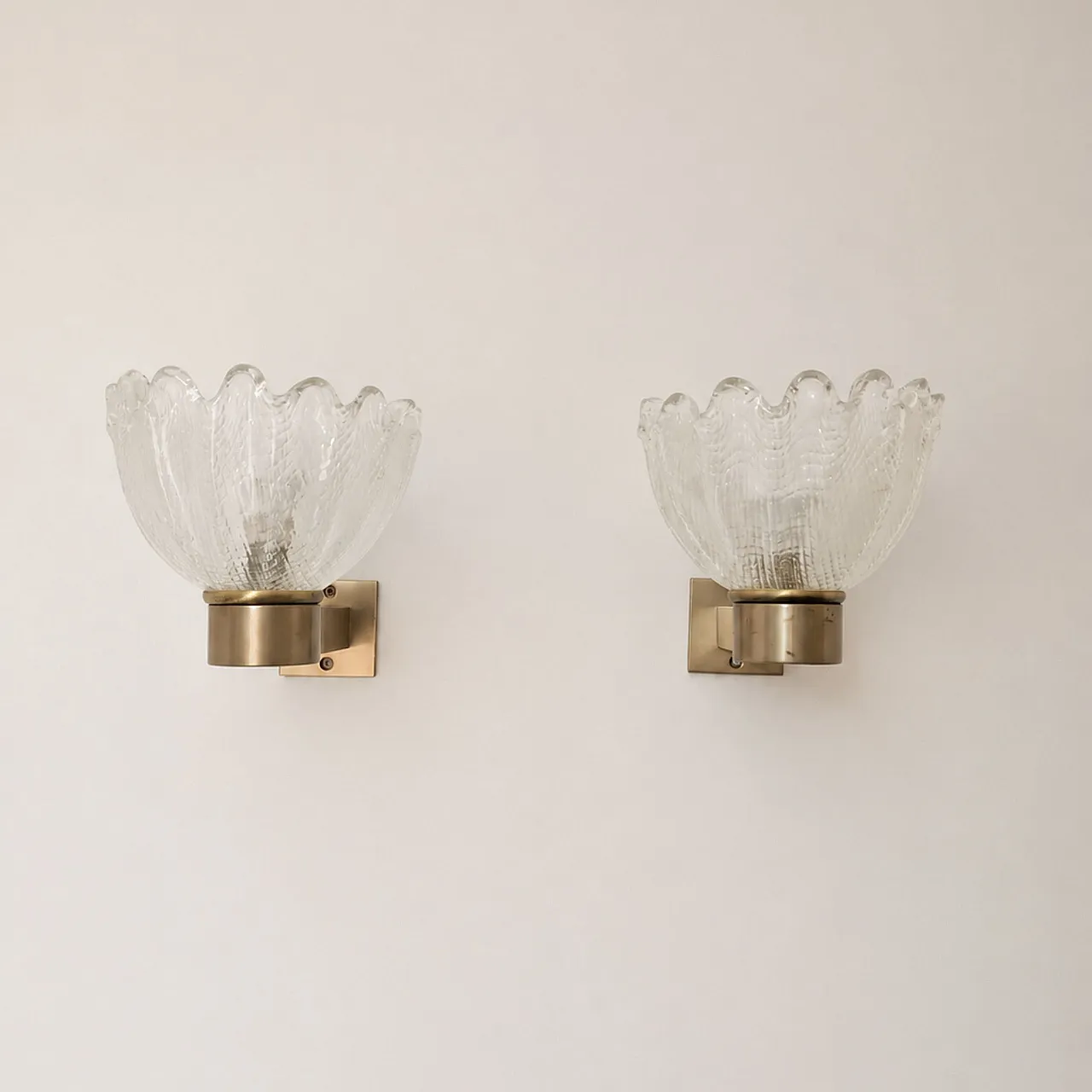 Appliques in brass and Murano glass attributed to Barovier & Toso, 50s 5