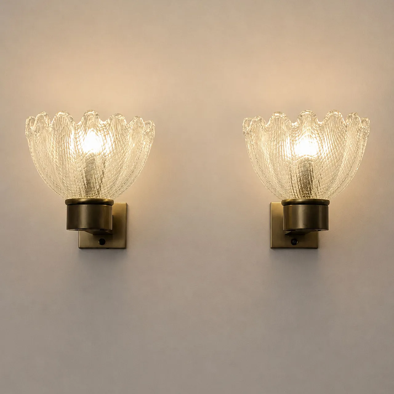 Appliques in brass and Murano glass attributed to Barovier & Toso, 50s 7