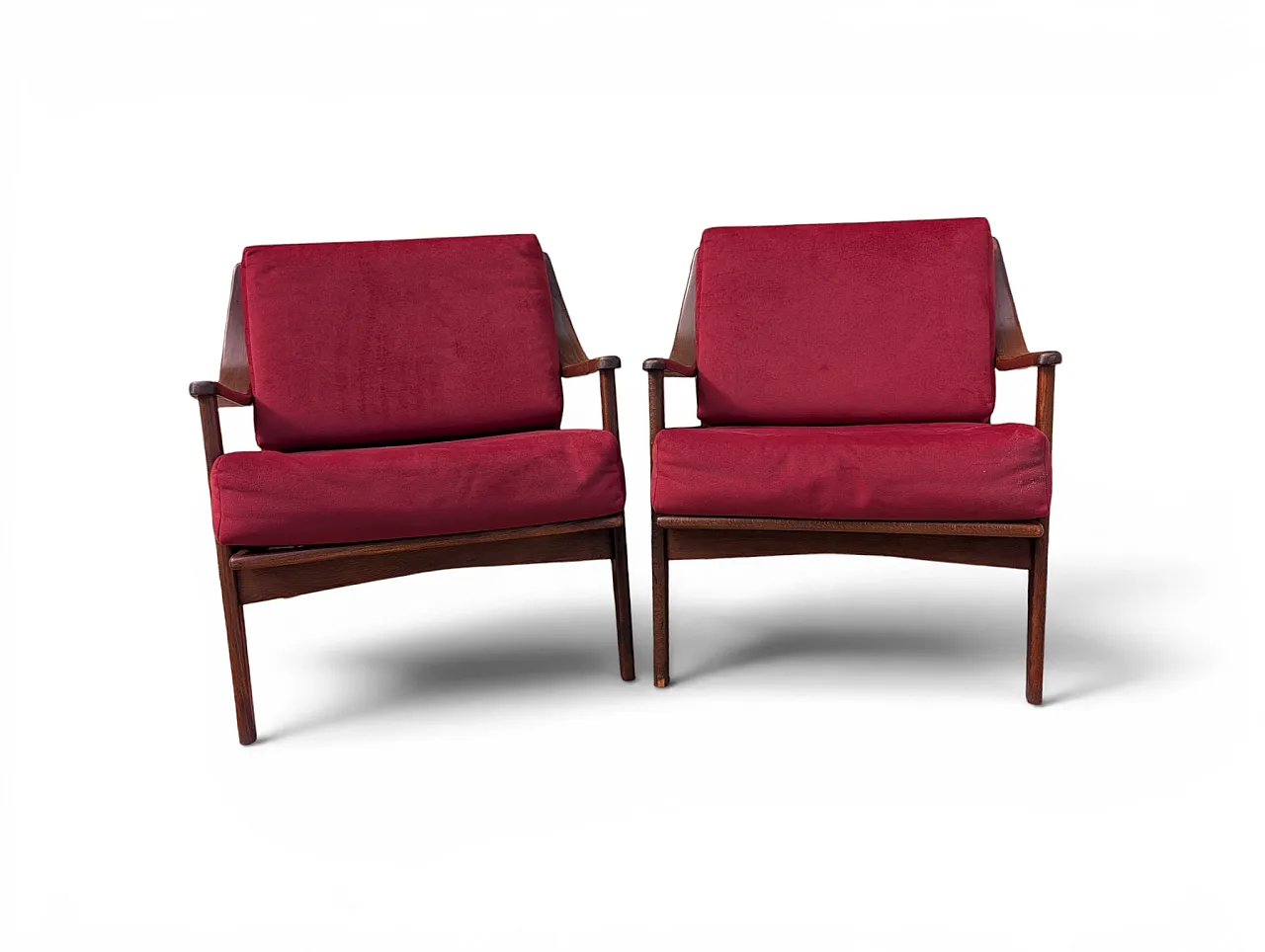 Pair of Mid-Century armchairs in wood and burgundy velvet, 60s 1