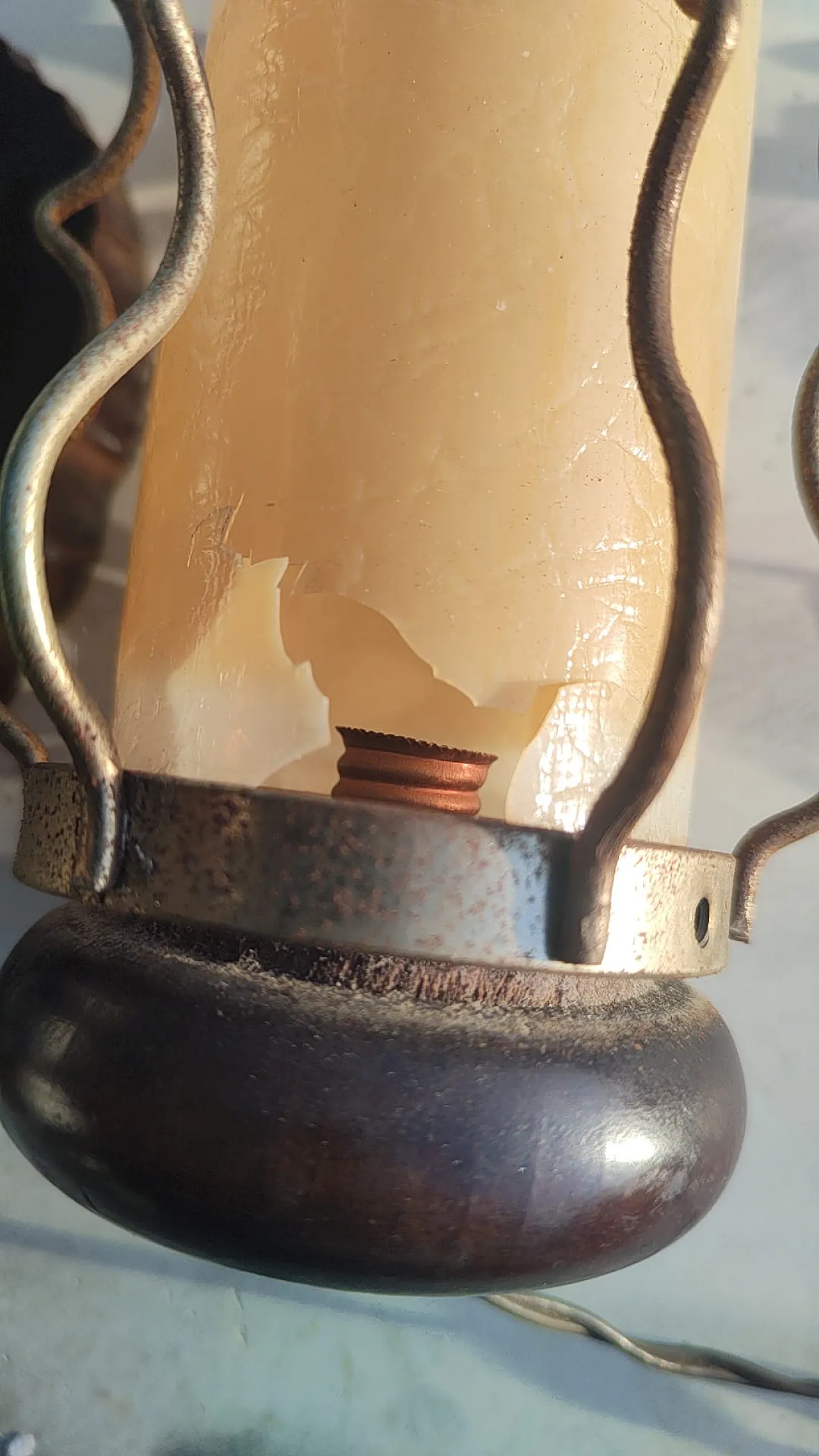 Wooden table lamp with sculpture, 50s 1165799