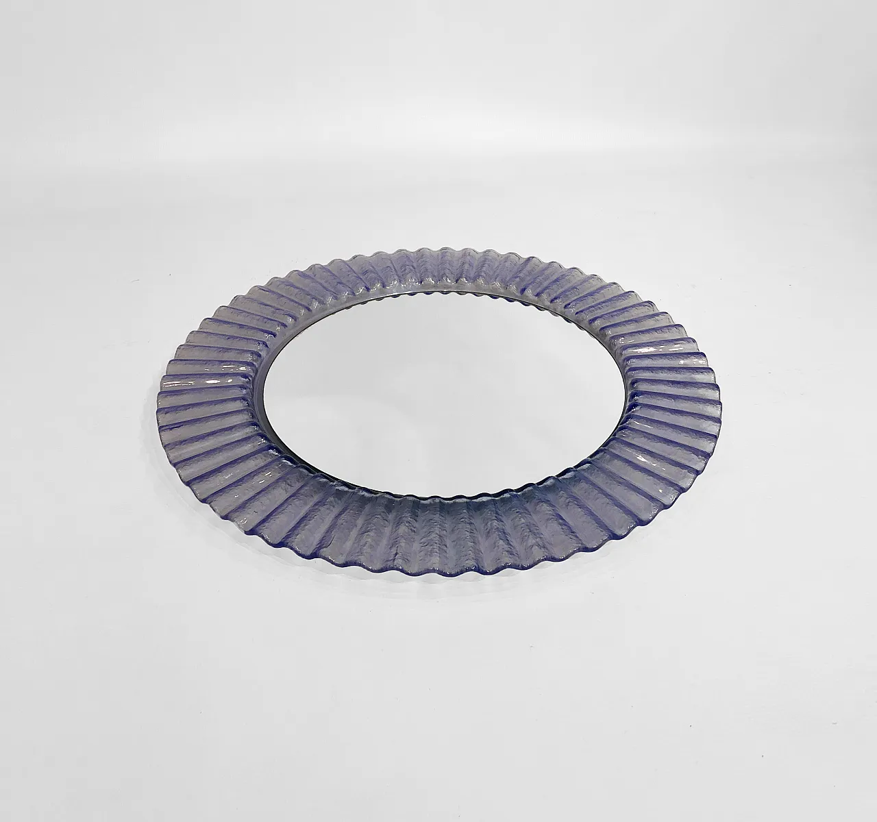 Specchio rotondo acrilico a forma di onda di ghiaccio, anni '70 3