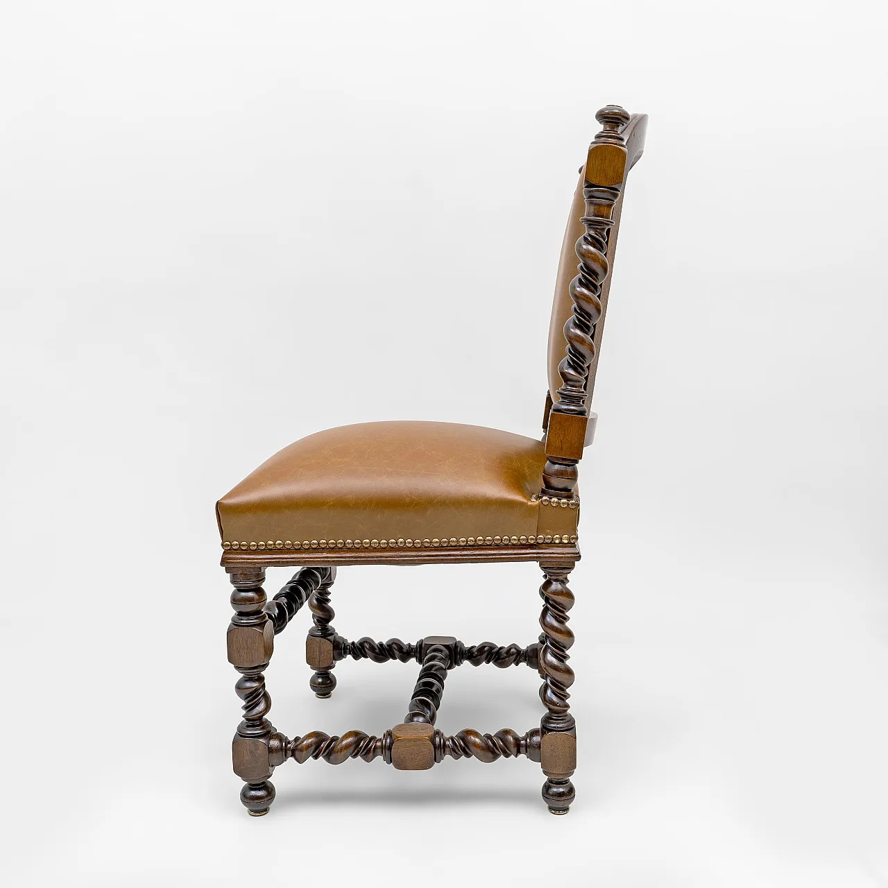 6 Neo-Renaissance walnut dining chairs in leather, late 19th century 6