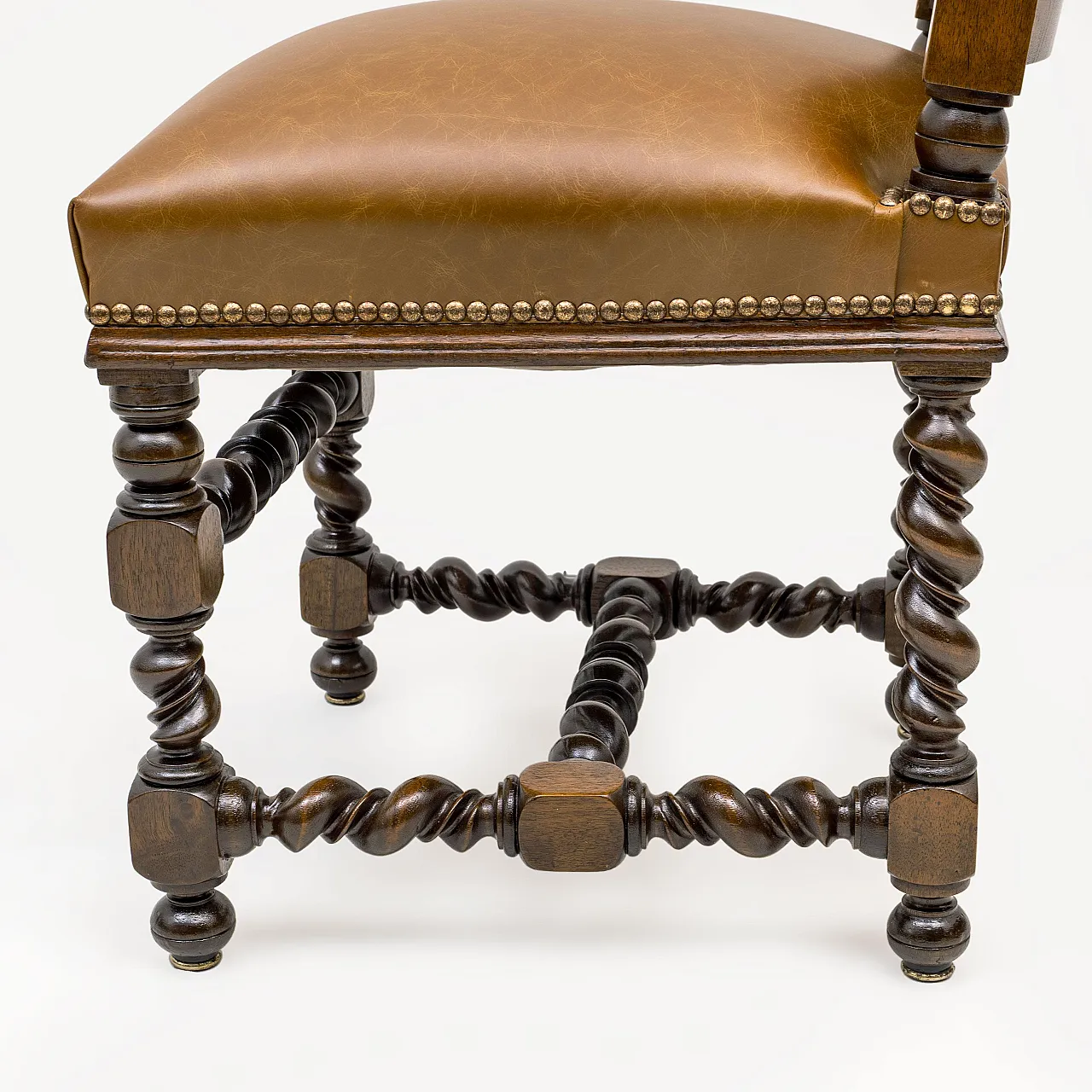 6 Neo-Renaissance walnut dining chairs in leather, late 19th century 13