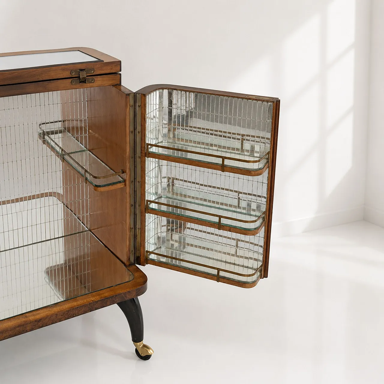 Italian 1950s illuminated bar cabinet in briarwood and mosaic mirror 13