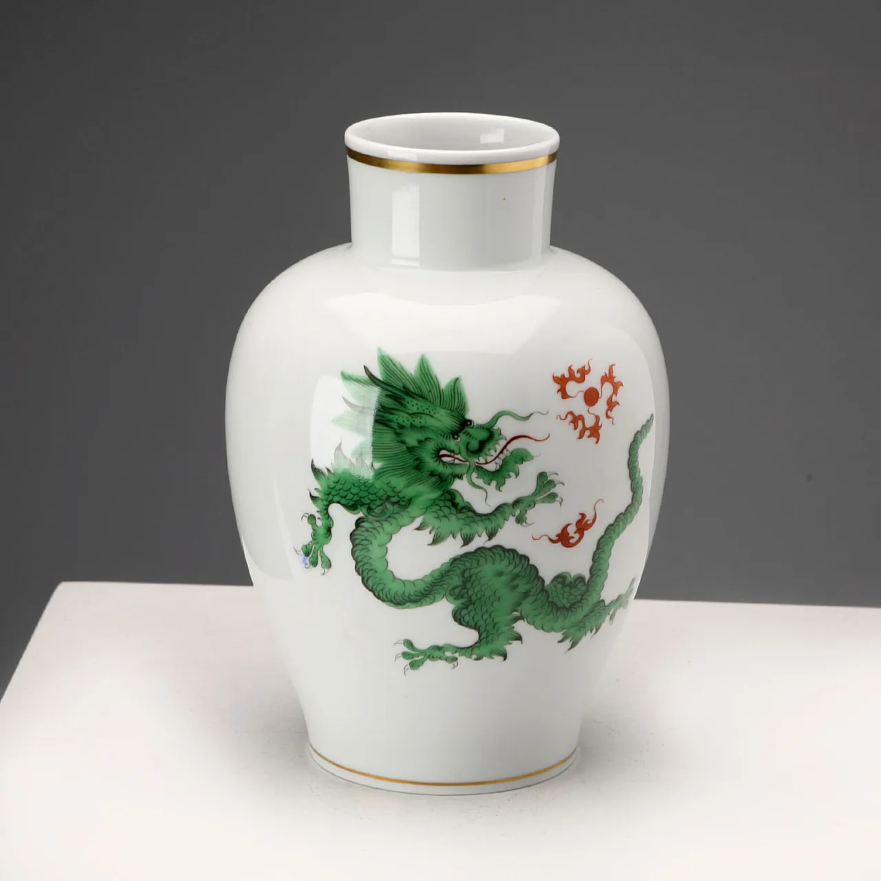 Meissen porcelain vase, 20th century 1