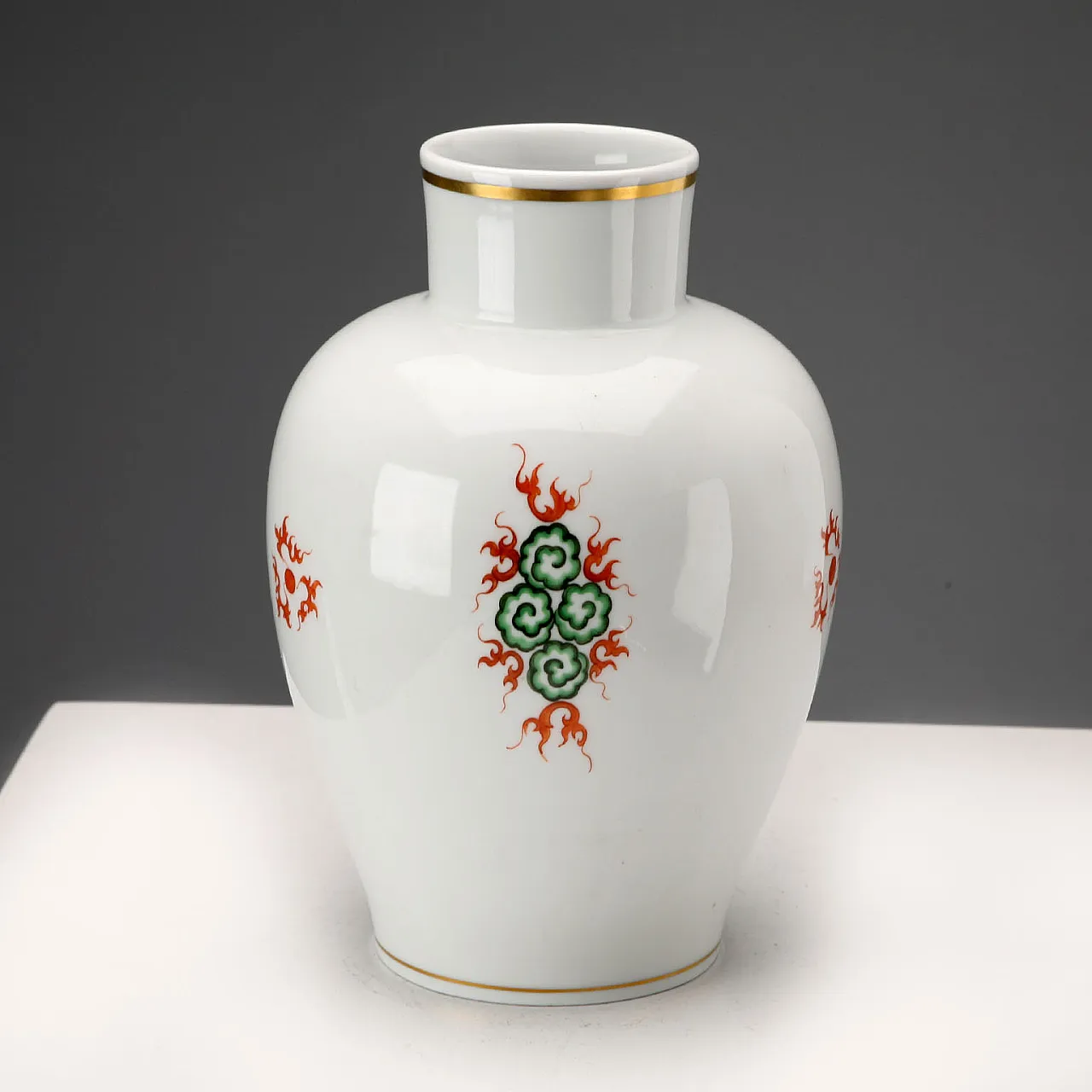 Meissen porcelain vase, 20th century 3