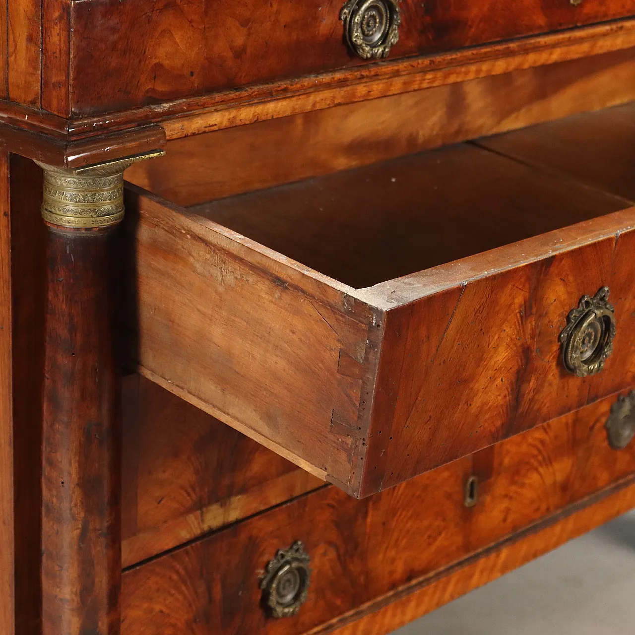 Empire chest of drawers in mahogany feather, 19th century 4