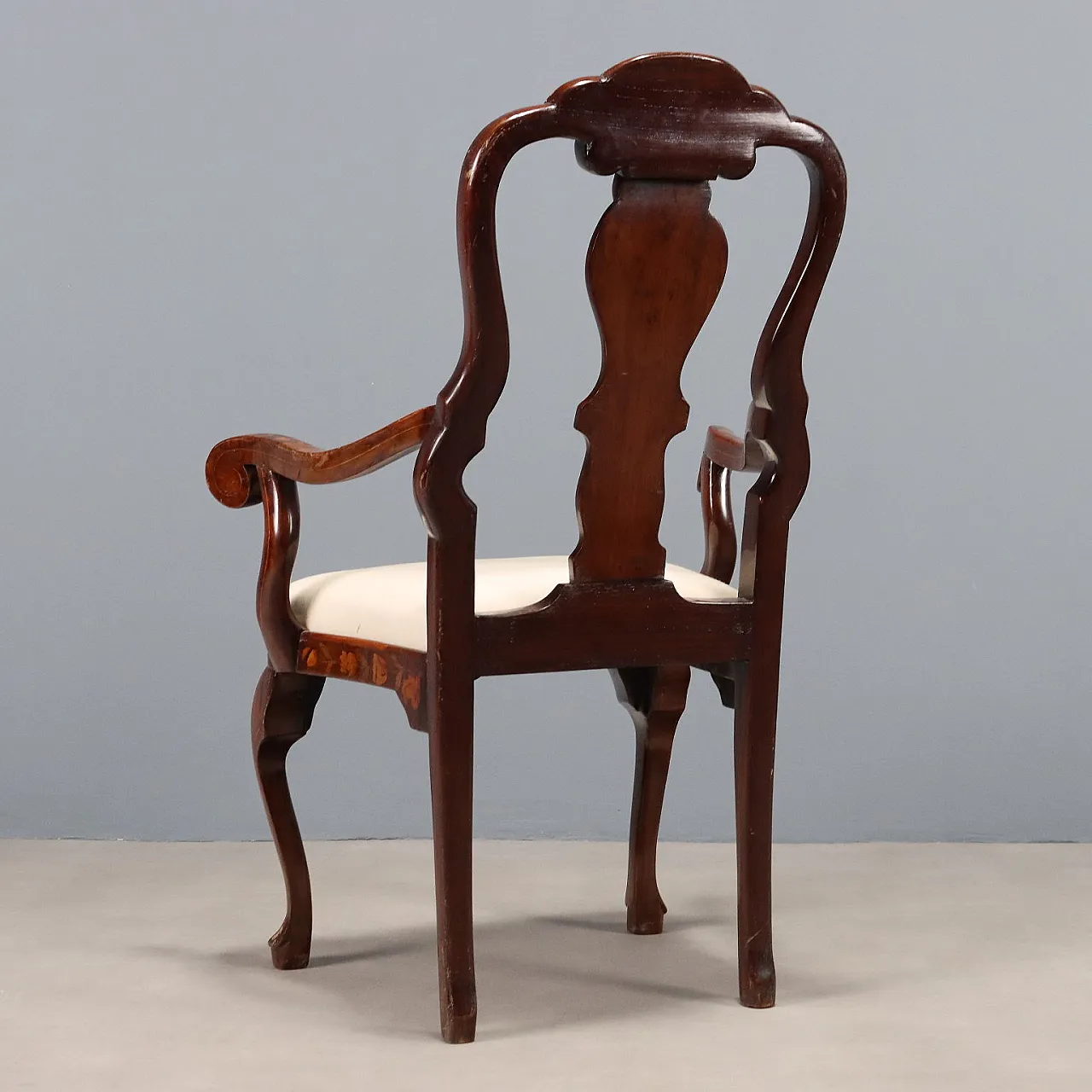 Walnut armchair with threads and floral carvings, 19th century 10