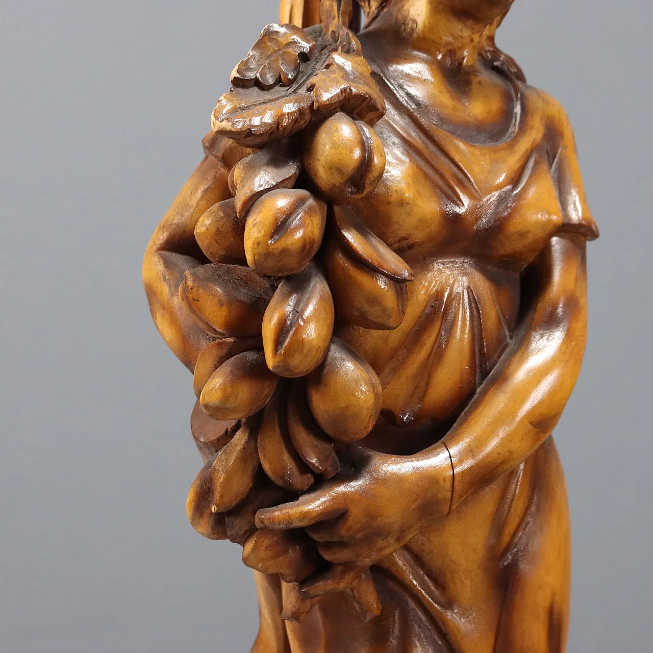 Carved wooden vase holder column, 20th century 4