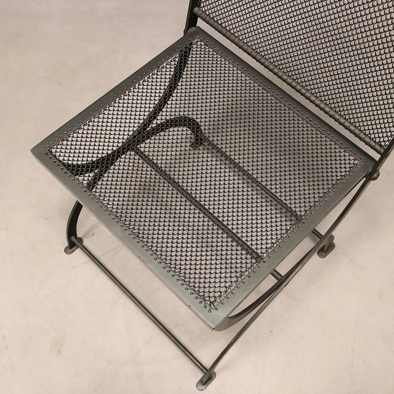 12 Nonaro folding chairs in enameled metal, 1960s 9