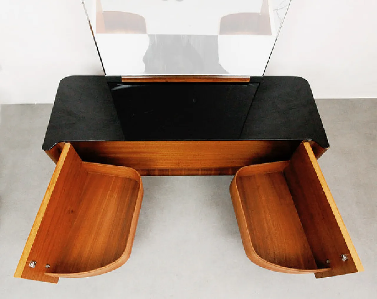 Mirror with cosmetic toilet "Chessboard" 7