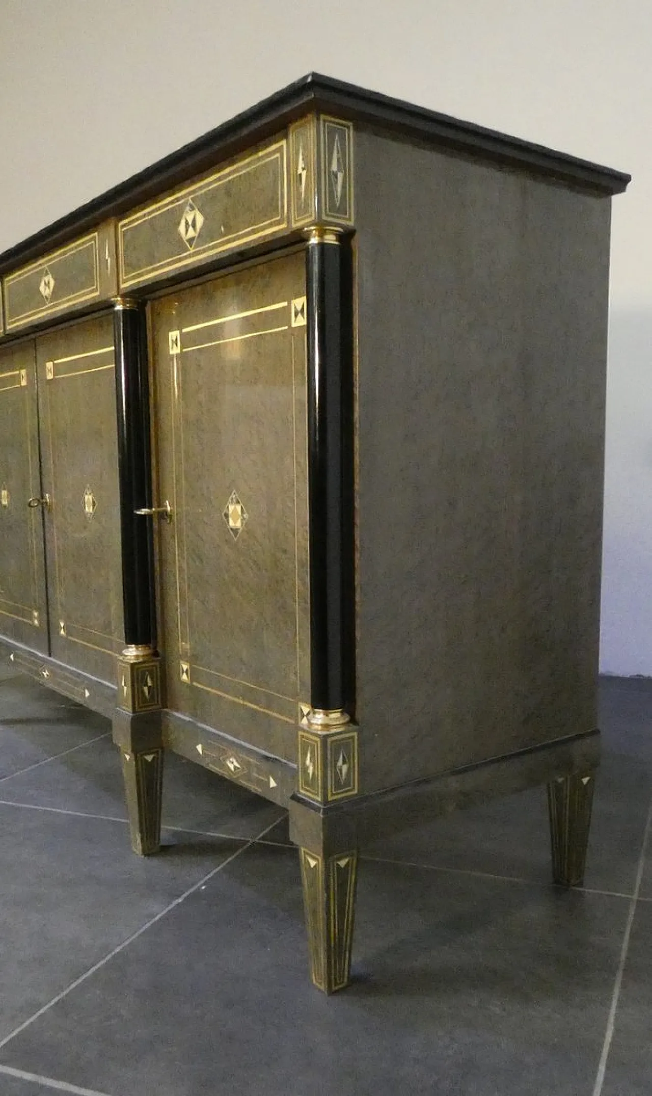 Credenza Hollywood Regency in stile Luigi XVI in radica, lacca grigia e ottone, Francia, anni '80 7