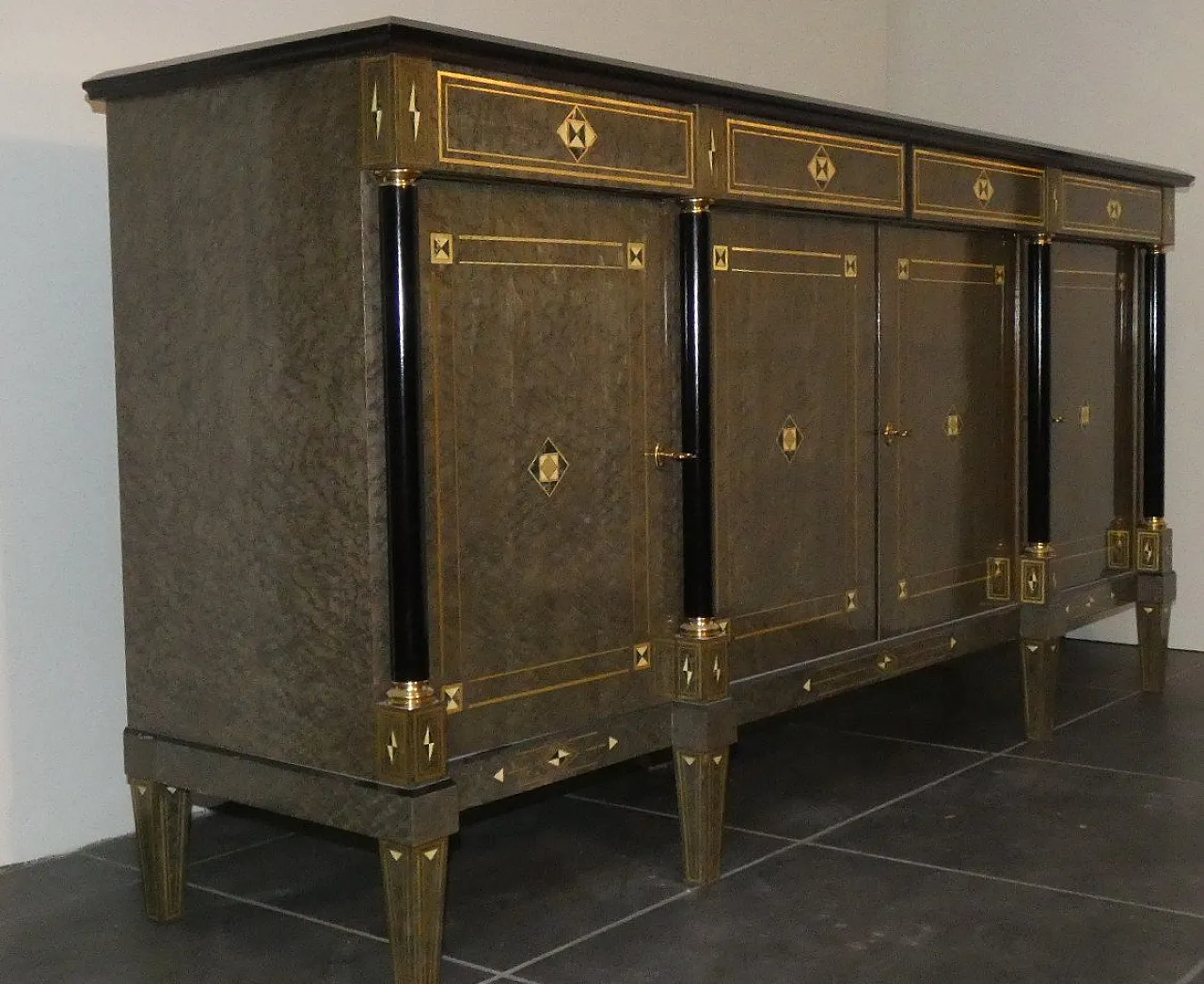 Credenza Hollywood Regency in stile Luigi XVI in radica, lacca grigia e ottone, Francia, anni '80 15