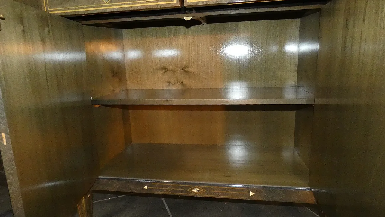 Credenza Hollywood Regency in stile Luigi XVI in radica, lacca grigia e ottone, Francia, anni '80 18