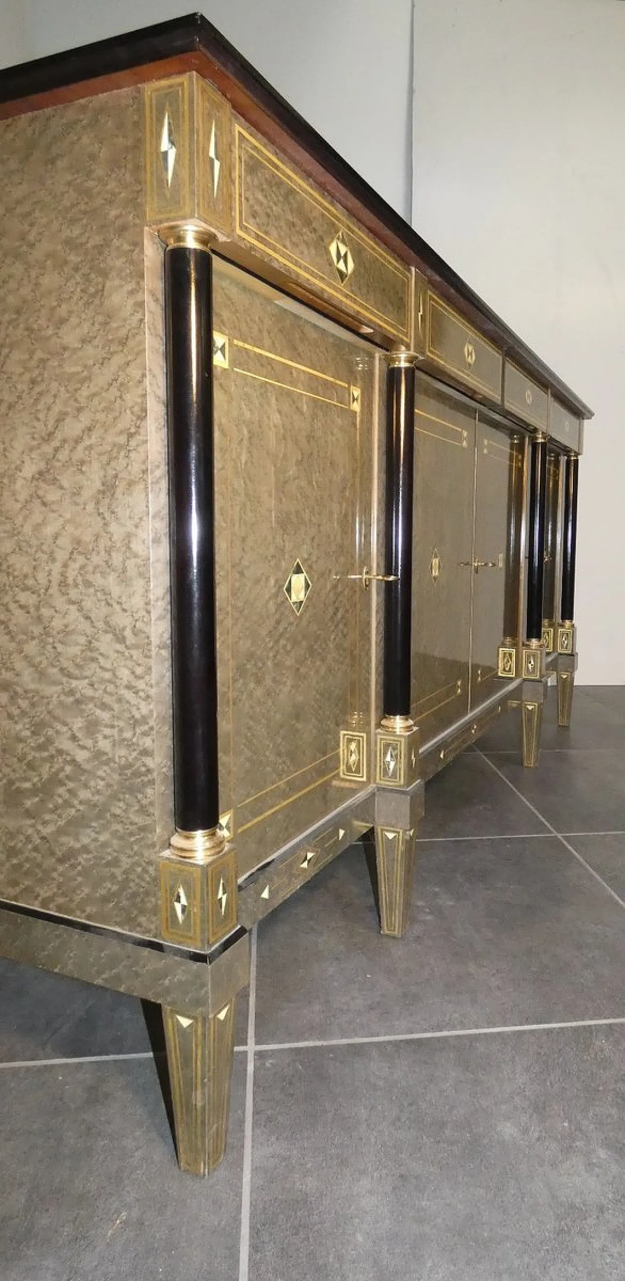 Credenza Hollywood Regency in stile Luigi XVI in radica, lacca grigia e ottone, Francia, anni '80 20