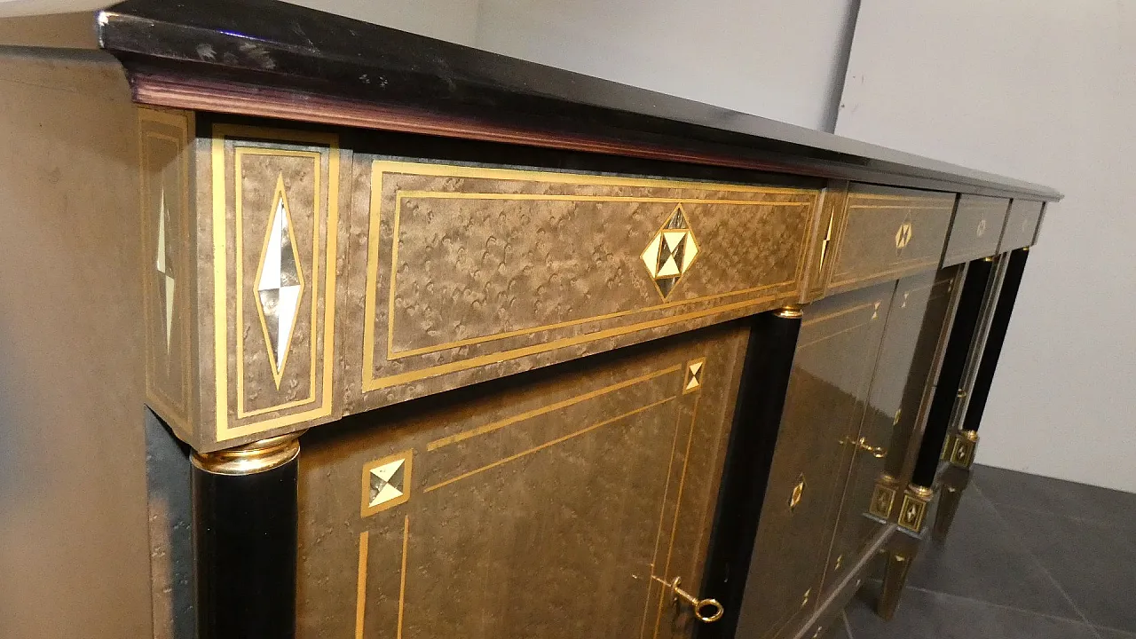 Credenza Hollywood Regency in stile Luigi XVI in radica, lacca grigia e ottone, Francia, anni '80 22