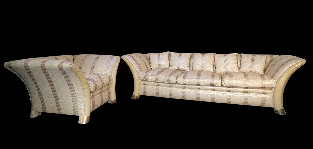 Divano e Poltrona stile coloniale con piedi a sciabola, anni '70 1