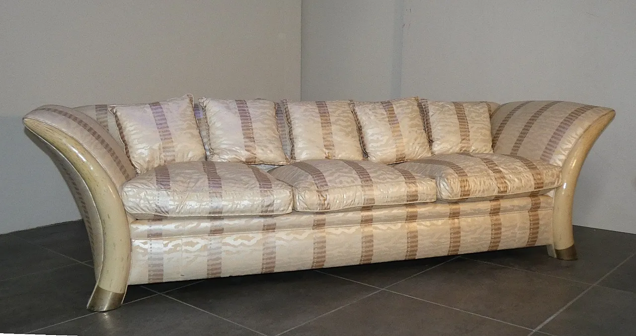 Divano e Poltrona stile coloniale con piedi a sciabola, anni '70 15