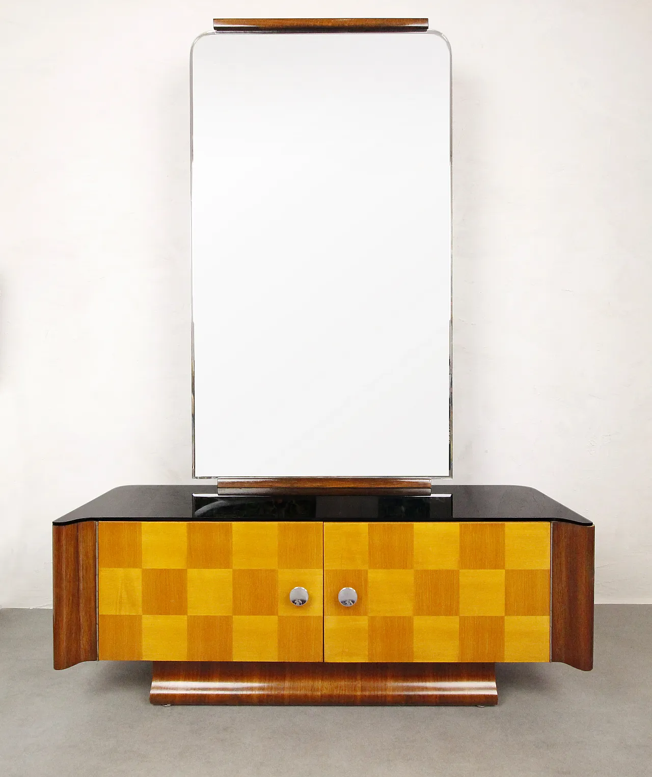Furniture set "Chessboard" by Jindrich Halabala 3
