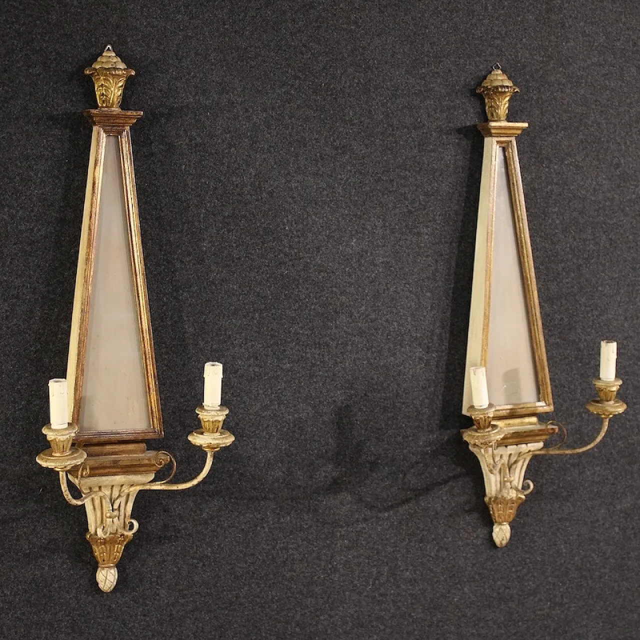 Pair of  Italian Louis XVI style wall lights, 20th century 1