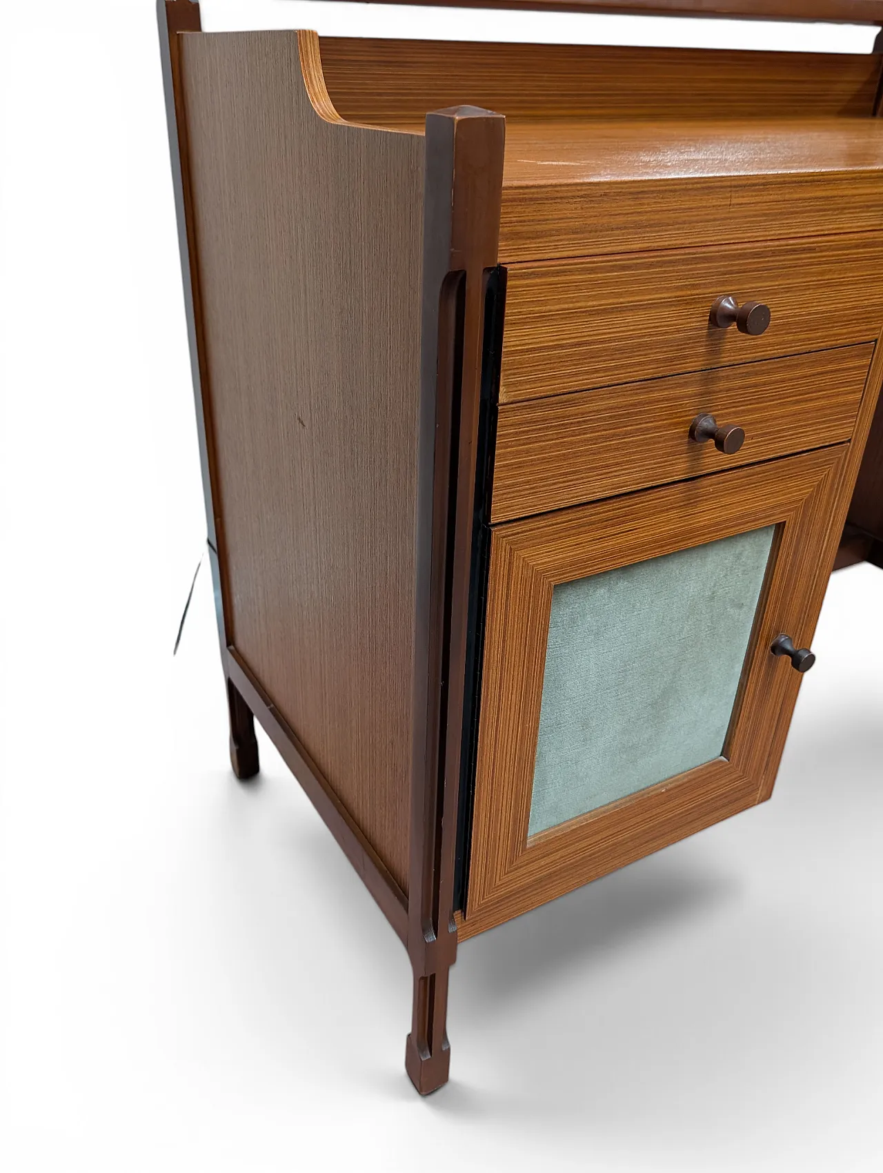 3V dressing table with mirror and integrated lamp, 1950s 27