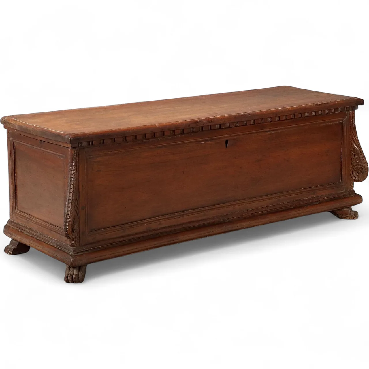 Walnut chest, 18th century 11