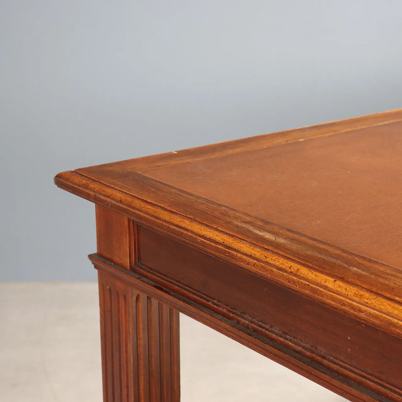Walnut desk, early 20th century 5