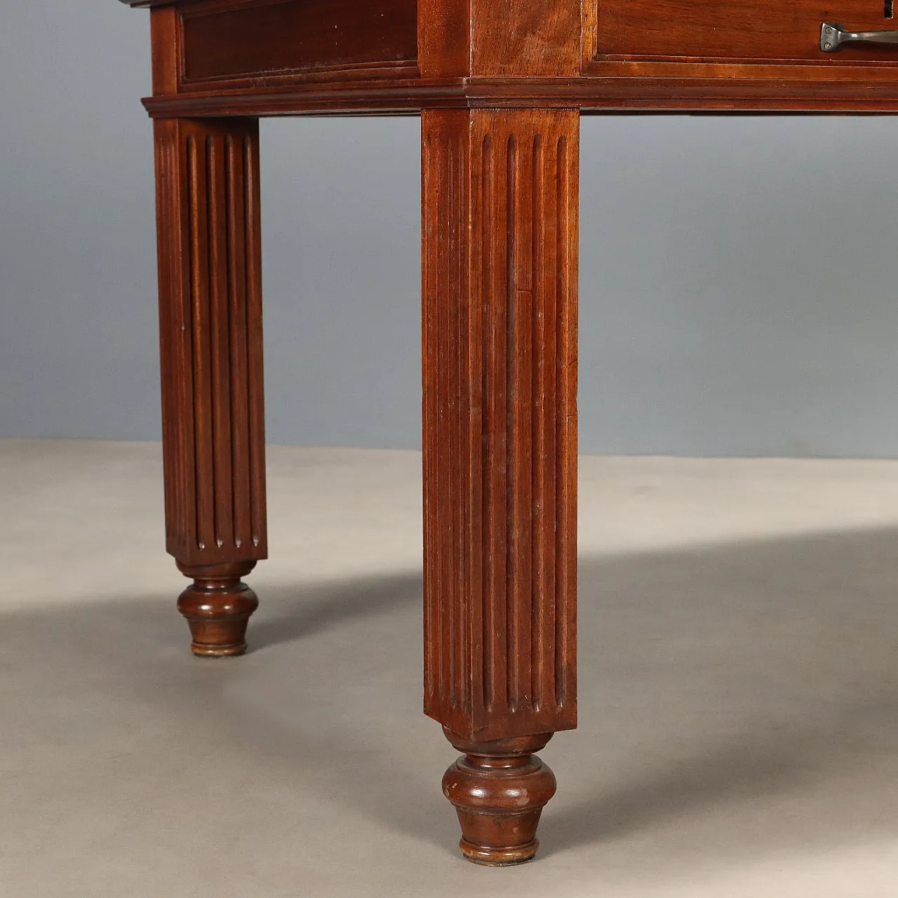 Walnut desk, early 20th century 9
