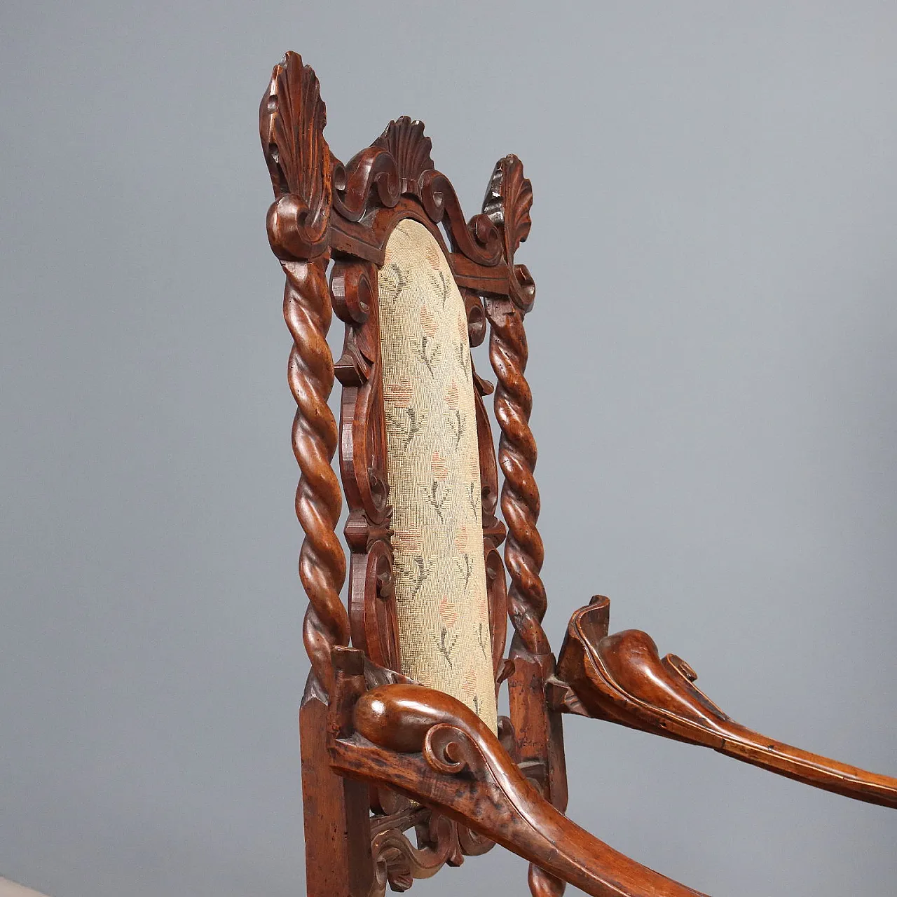 Pair of Baroque walnut armchairs, late 17th century 6
