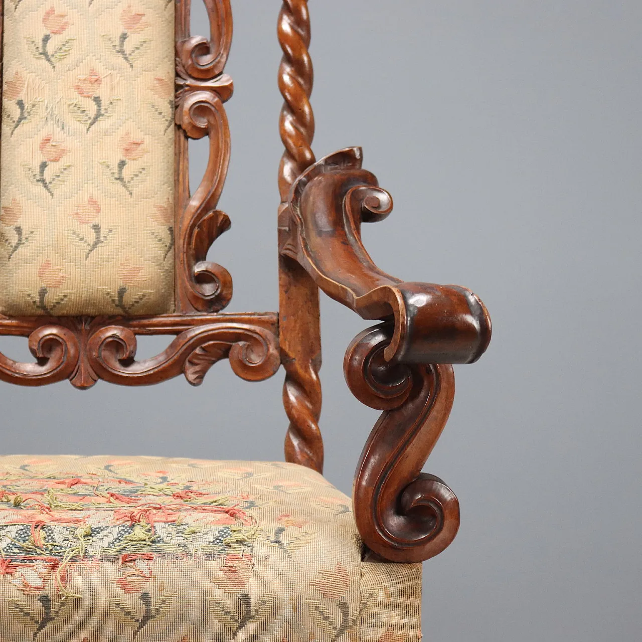 Pair of Baroque walnut armchairs, late 17th century 7