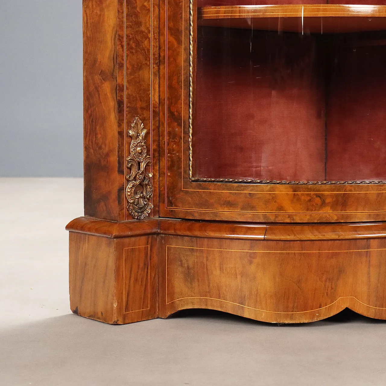 Walnut briar server with threads and inlays, 19th century 8