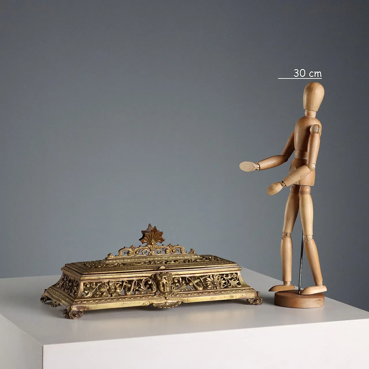 Carved bronze inkwell, 20th century 2