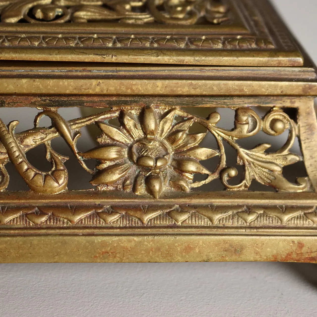 Carved bronze inkwell, 20th century 4