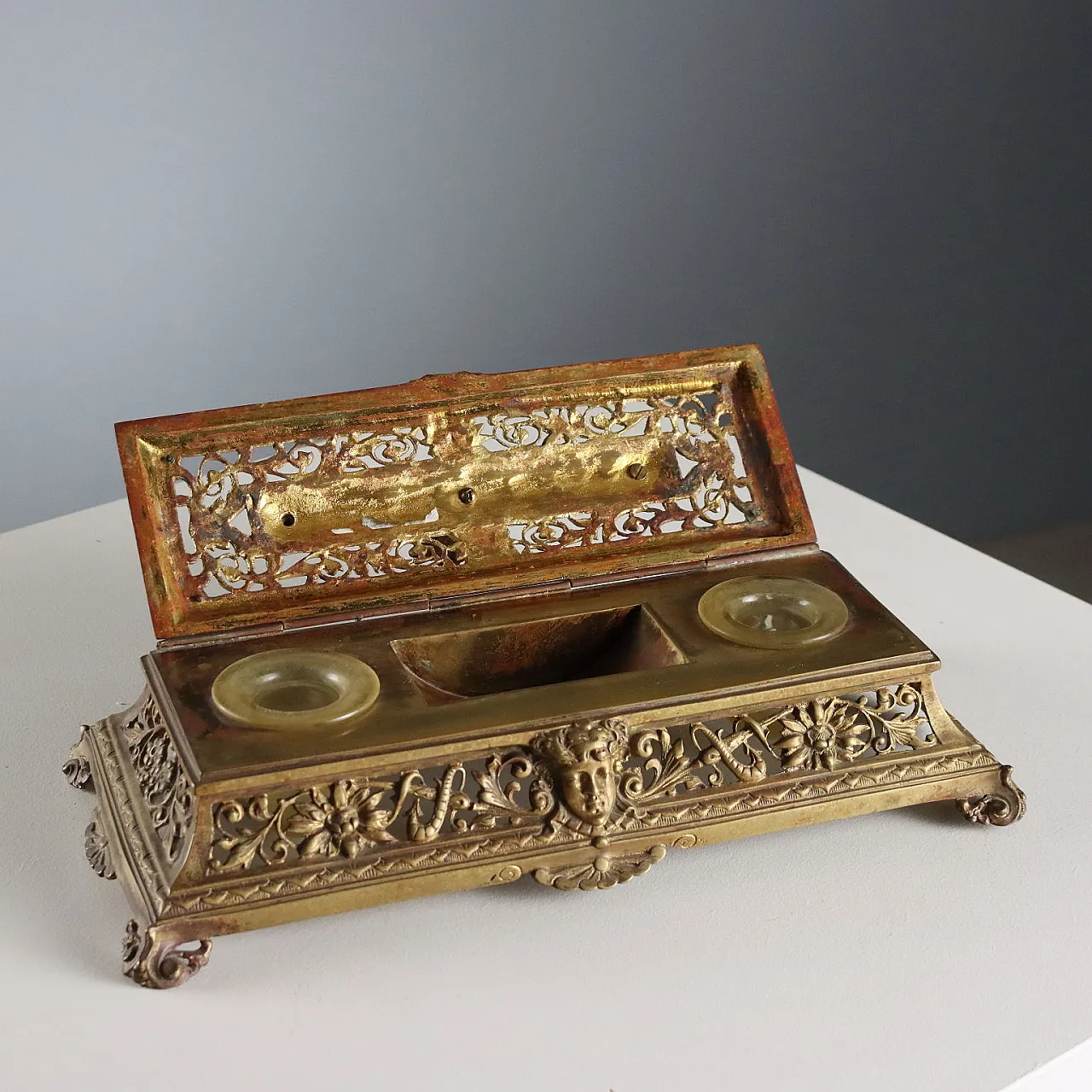 Carved bronze inkwell, 20th century 9